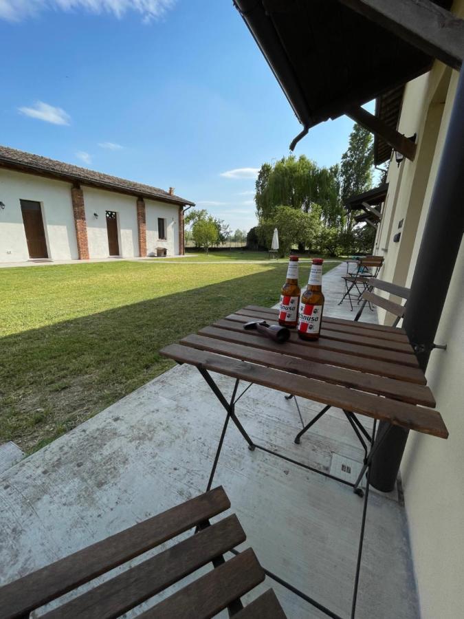 פאביה Agriturismo Cascina Mora מראה חיצוני תמונה
