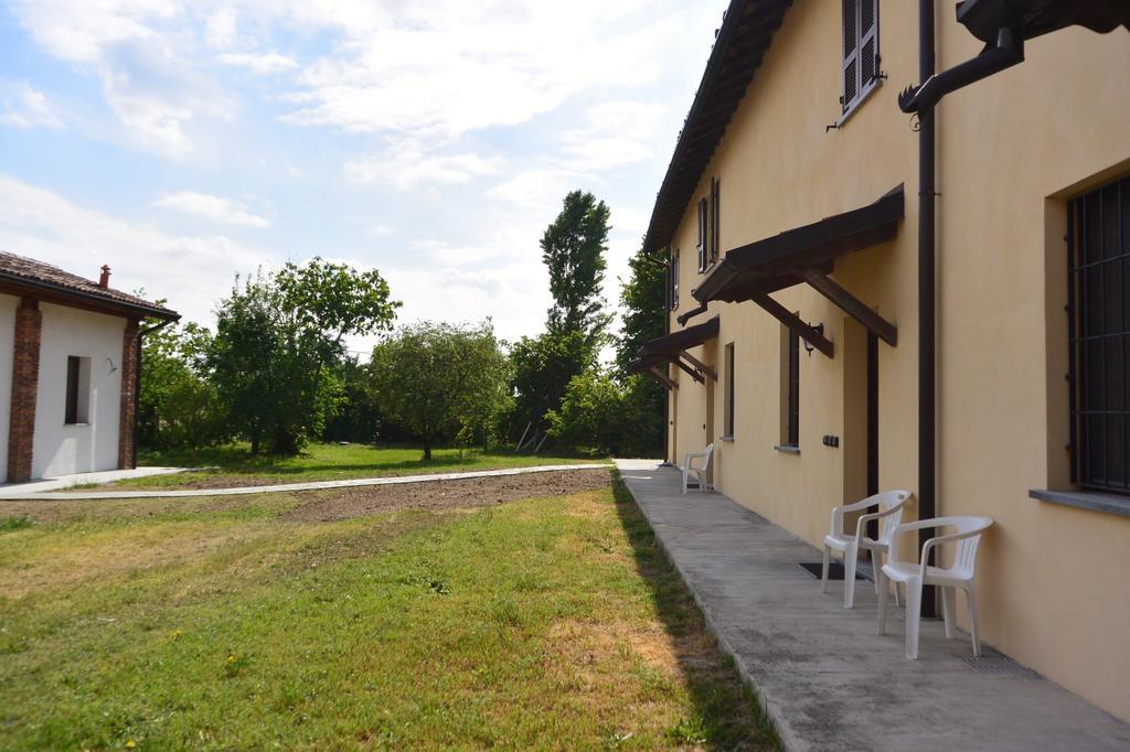 פאביה Agriturismo Cascina Mora מראה חיצוני תמונה